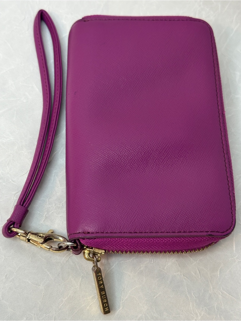 Tory Burch Purple Leather Zip Wristlet with Gold Logo Zip Around W/ Strap - Picture 4 of 10